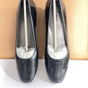 Trotters Shiny gunmetal Heels